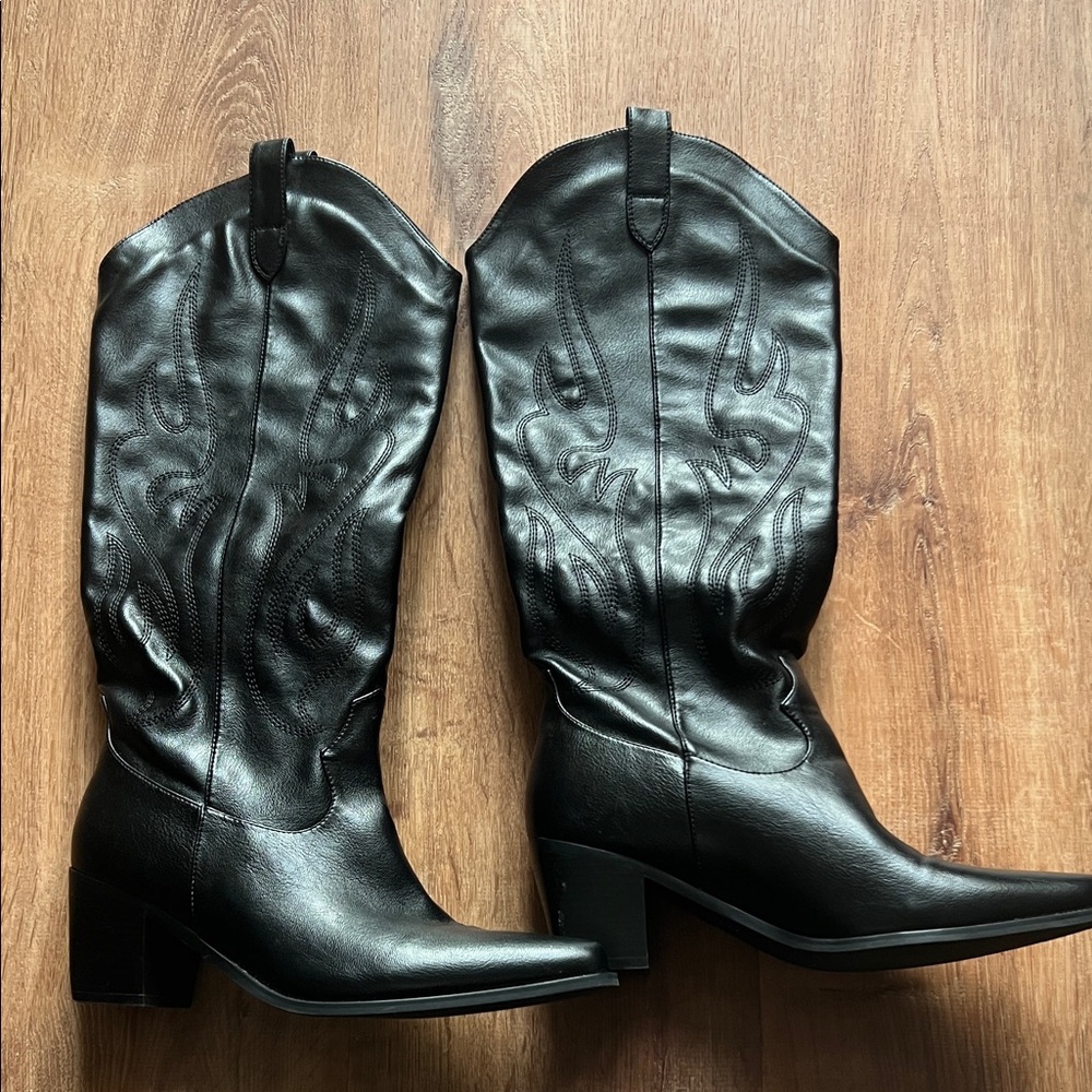 Women’s all black cowboy boots size 11